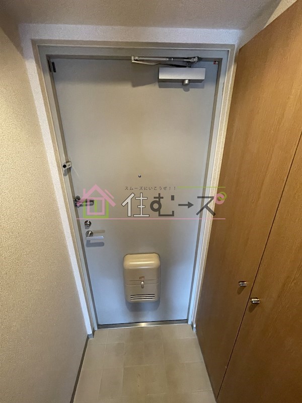 シロスハヤシ  玄関