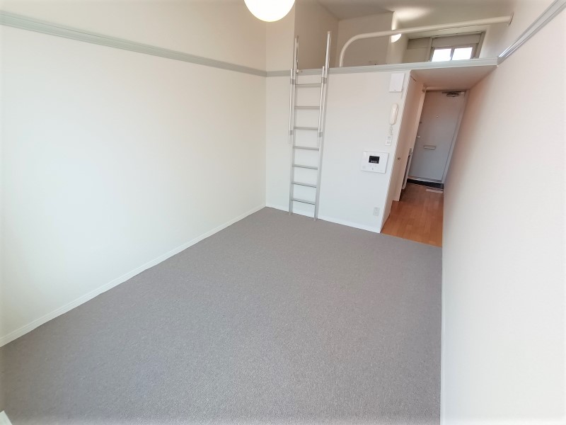 レオパレスプリート ベッドルーム