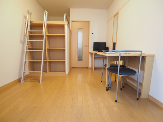 レオパレスフィオレ２ リビング