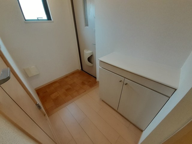 エンブレイス 玄関