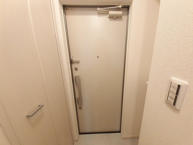 ヴェルメゾン　旭町 玄関