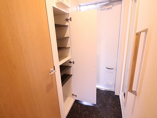 クレイノＴｏｗａ 玄関