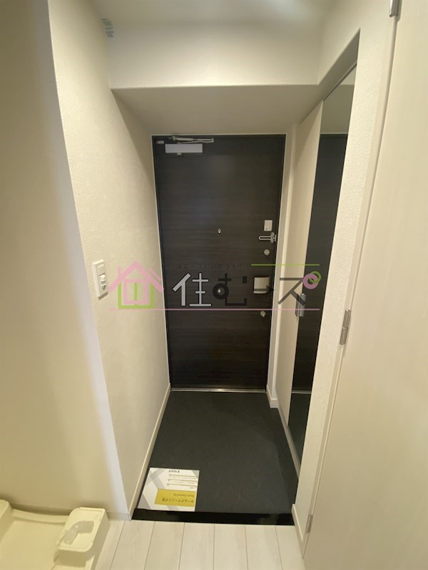 アドバンス大阪セレーノ 玄関
