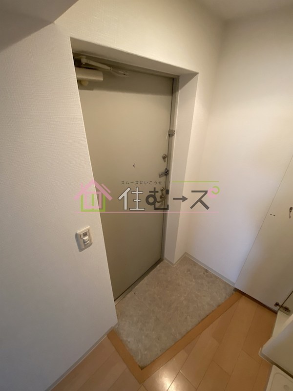 セレニテ天六 玄関