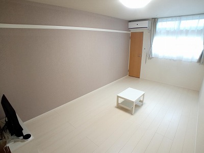 クレイノフローラ西長洲 リビング