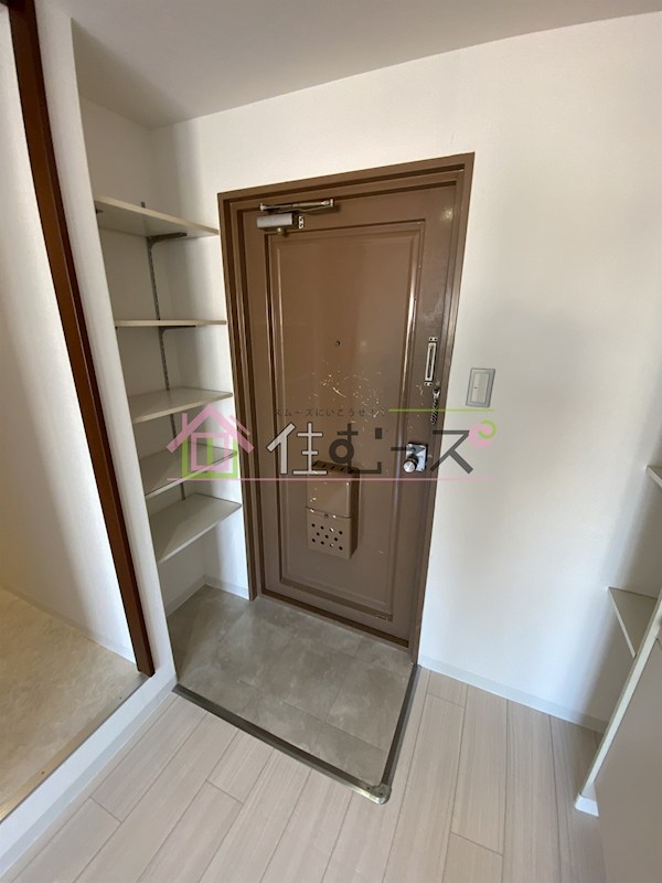 レガーレ長居公園 玄関