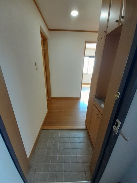 サン　グローヴ 玄関
