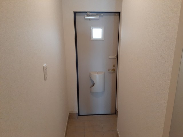 アルバーミィ　宝塚 玄関
