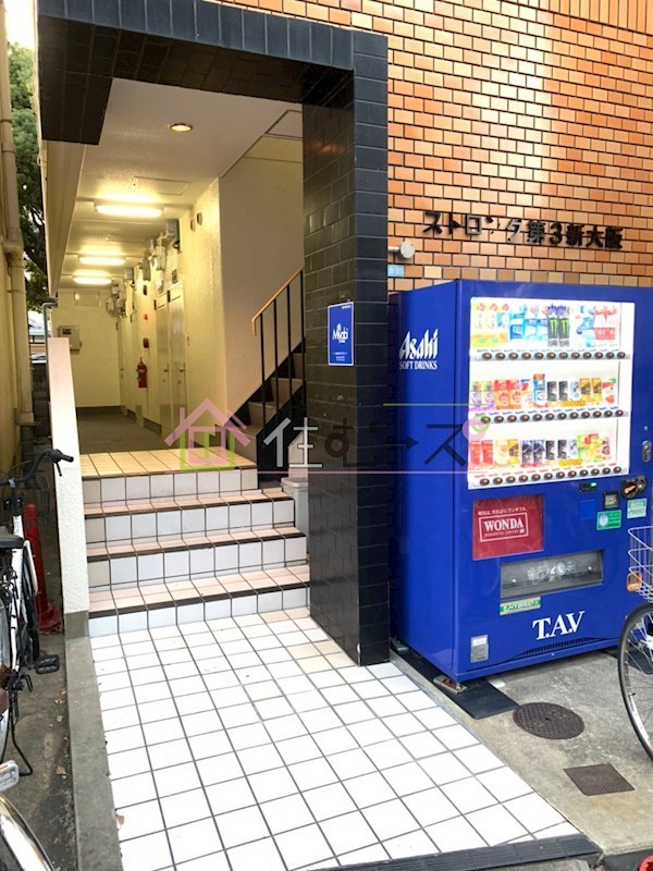 ストロング第3新大阪 エントランス