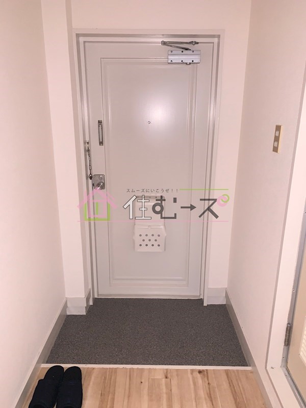 ストロング第3新大阪 玄関