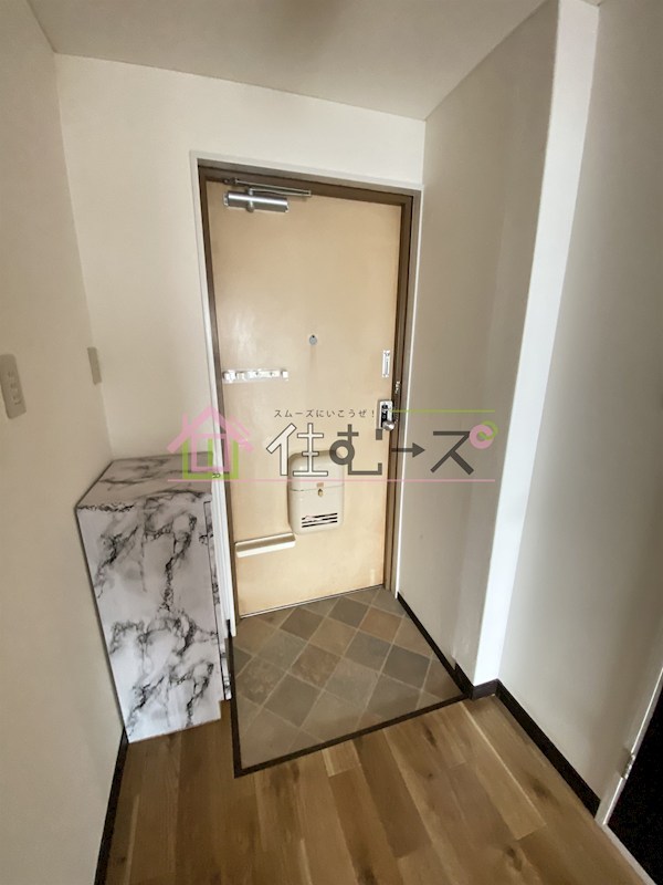 メゾン和光 玄関