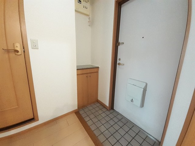 サザンクロス深井中町 玄関