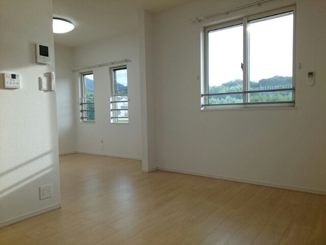 サンハイツ北六甲六番館 リビング