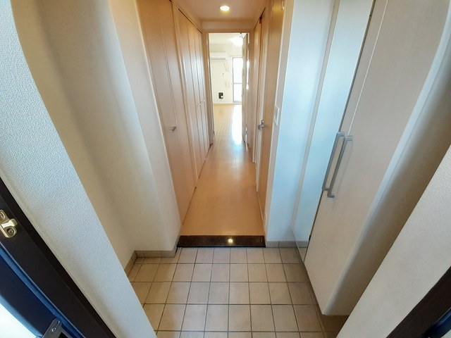 クラシェス尼崎 玄関