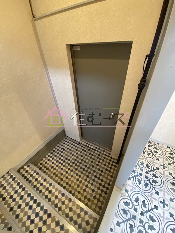 O-放出東21923 玄関