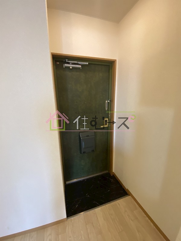 オズレジデンス鶴見 玄関