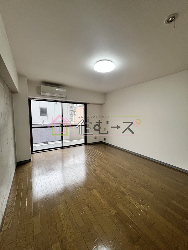 ガーデン弁天町 ベッドルーム