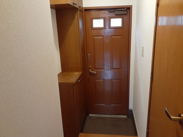 ニイナセレノ 玄関