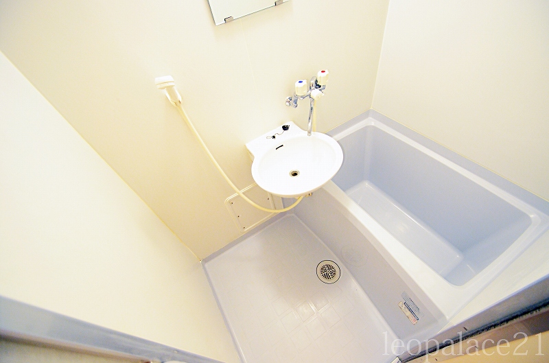 レオパレスオアシス 風呂画像