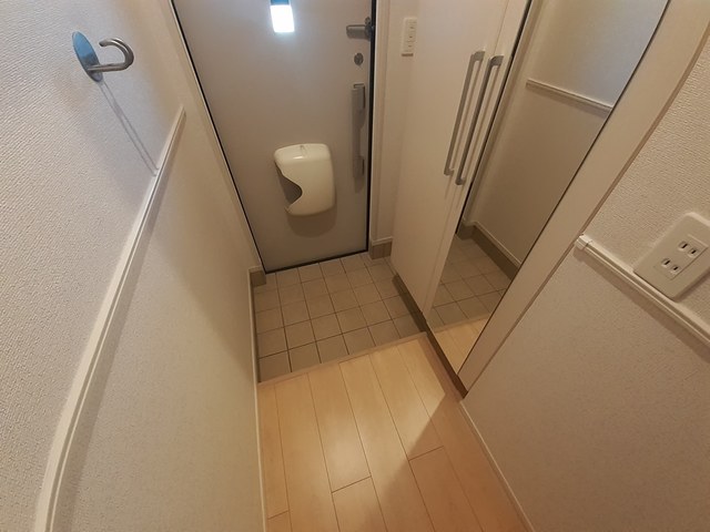 メゾン美舟 玄関