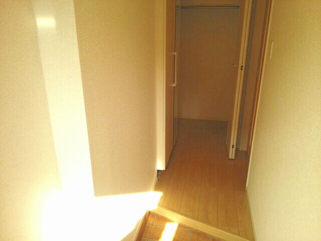 エレガント茱萸木 玄関