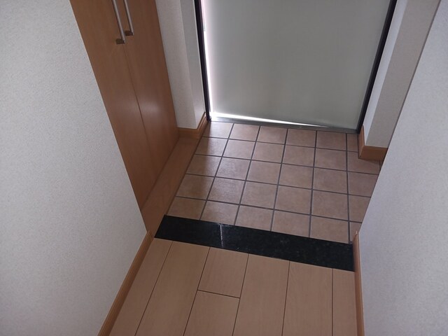 ドマ－ニ 玄関
