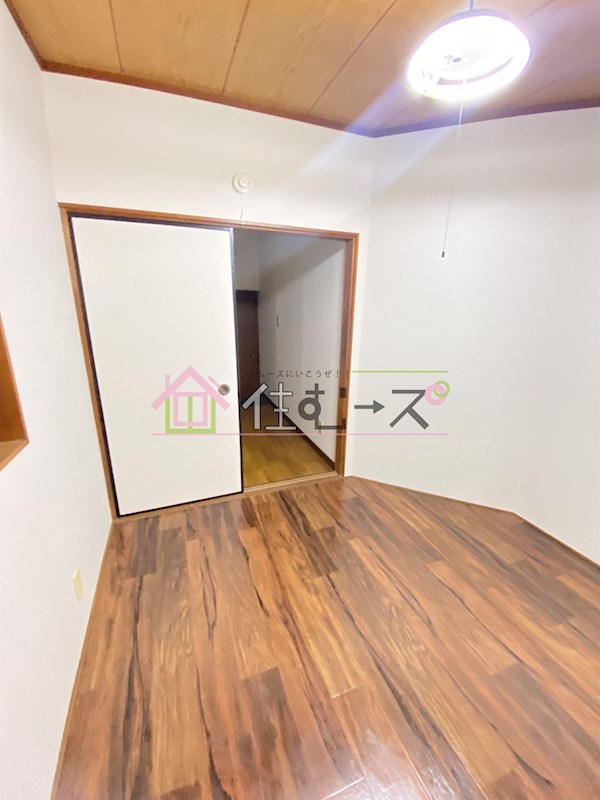 梅南2丁目7番地32（地番）共用住宅 ベッドルーム