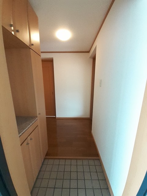 フォレスタフィウ－メ 玄関