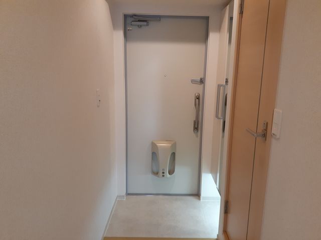 ラ　ヴィータ西梅田 玄関