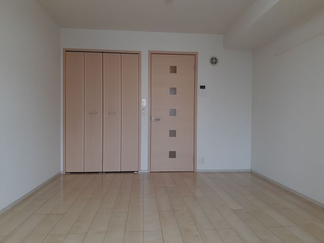 ラ　ヴィータ西梅田 リビング