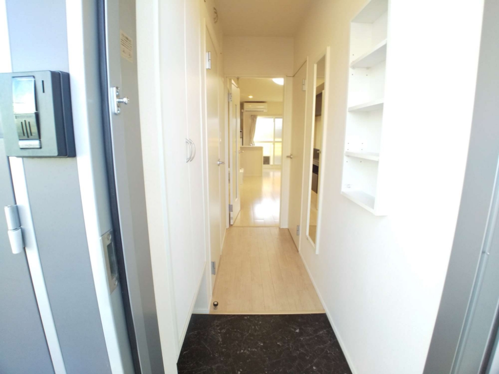 レオネクストＣＲＥＡ南館 玄関