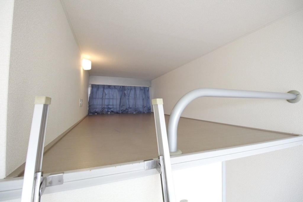 レオパレス住吉四番館 ベッドルーム