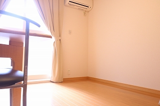 レオパレス田井町 リビング