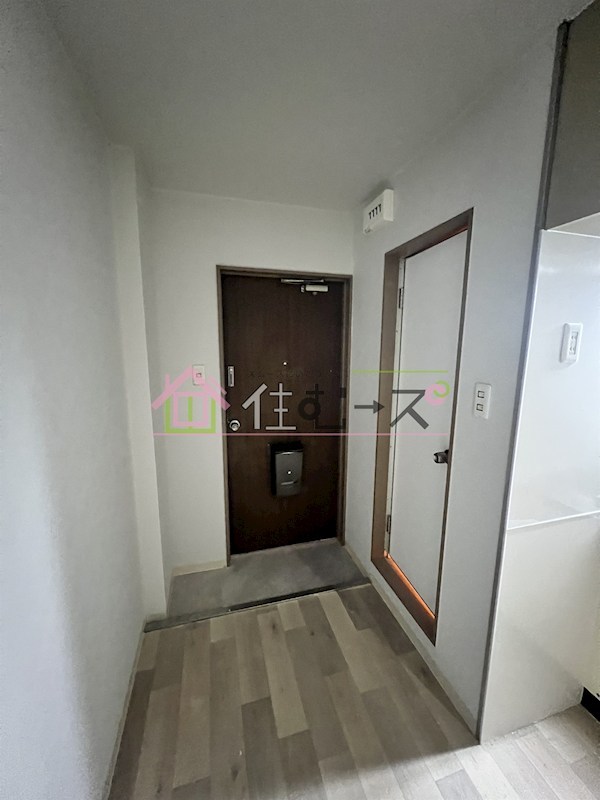 シャトーNT 玄関