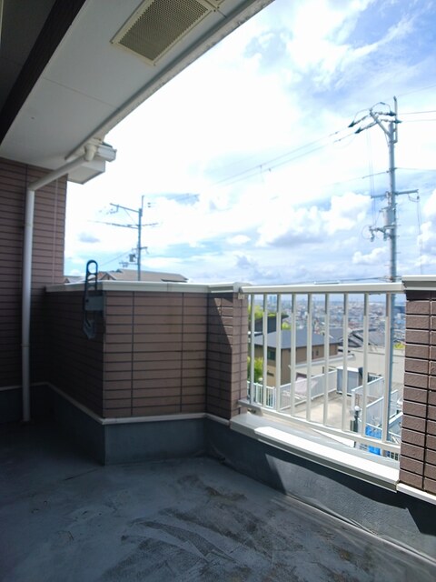 サンヒルズ　（五条町） ベランダ