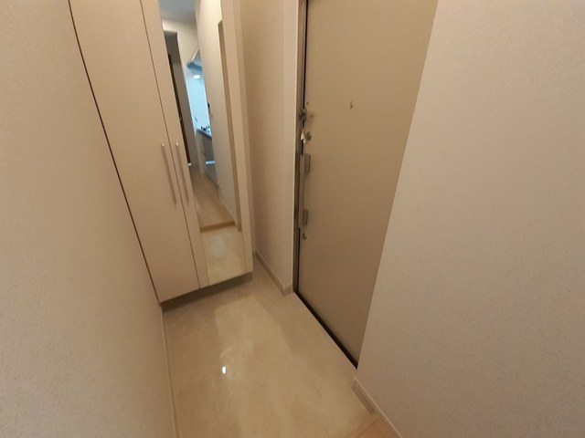 楽園 玄関