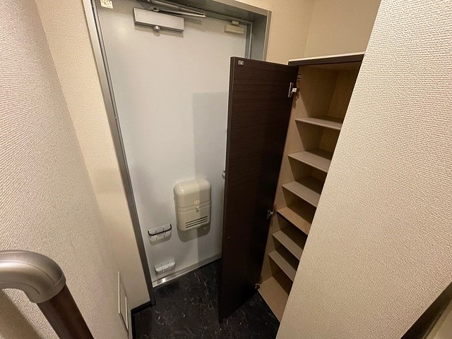 レオネクストラ　メイジュ天神橋 玄関