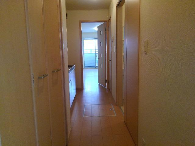 アバンツァ－トⅡ 玄関