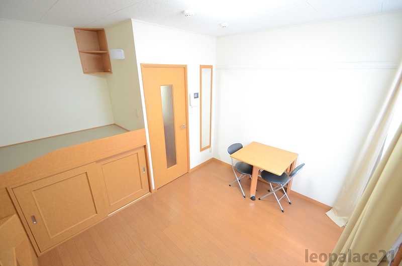 レオパレス東今里 リビング