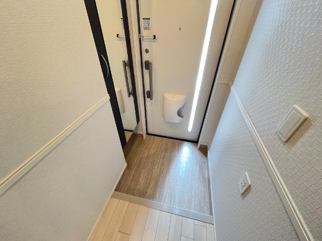 N.pua  (エヌ．プア) 玄関