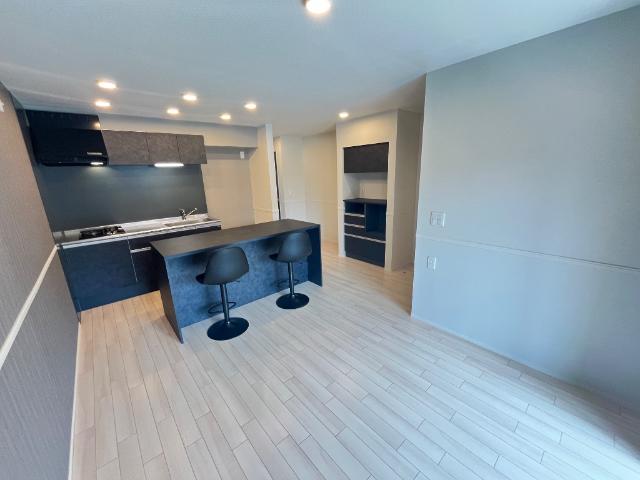 N.pua  (エヌ．プア) リビング