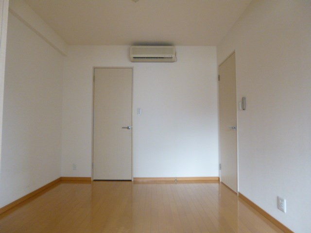 TOMODOAL 北梅田 ベッドルーム