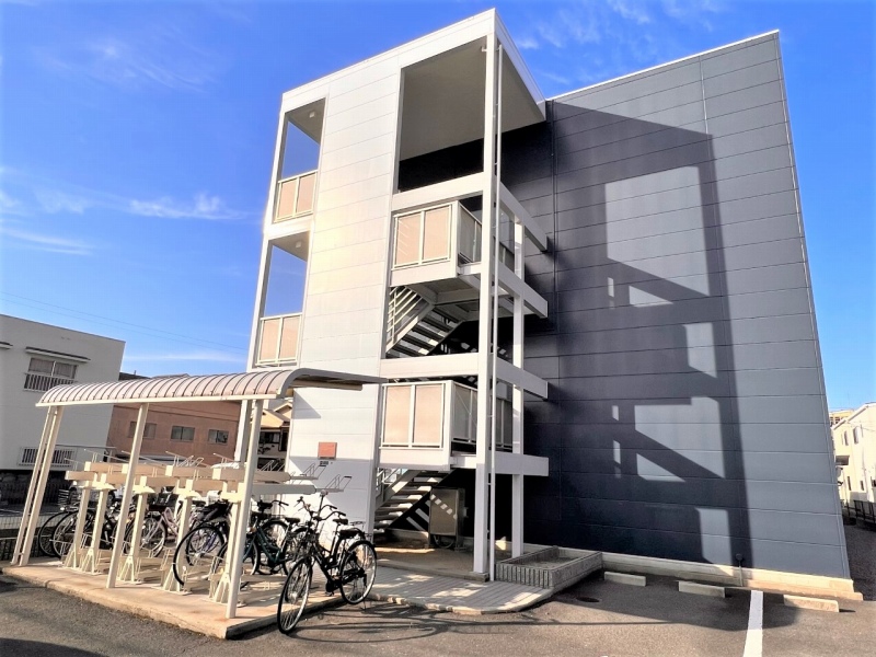 レオパレスナザレ 外観