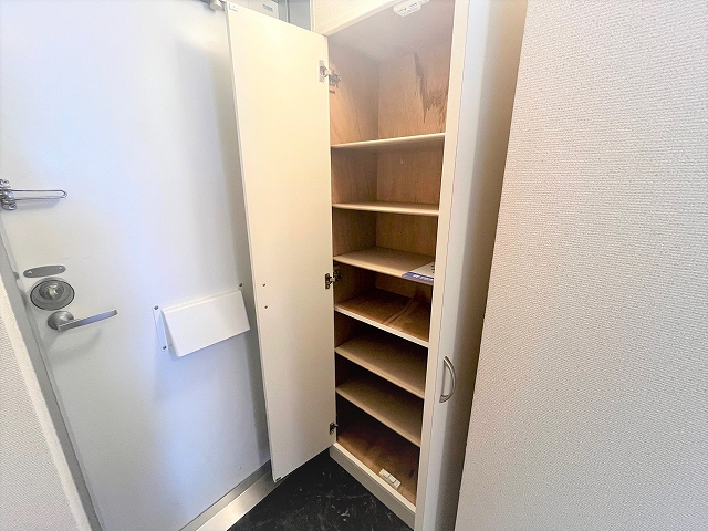 レオパレス陽木の宿 玄関