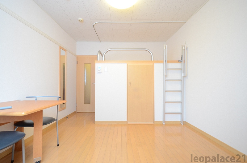 レオネクスト緑が丘 リビング