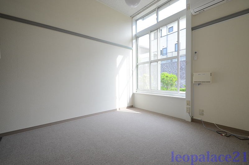 レオパレスオーパス深江橋 リビング