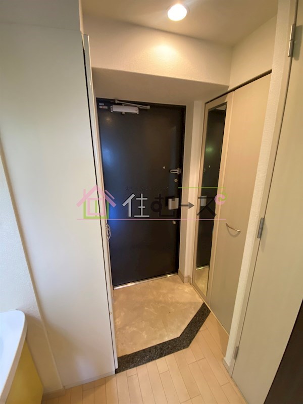 プレサンス難波リバーオアシス 玄関