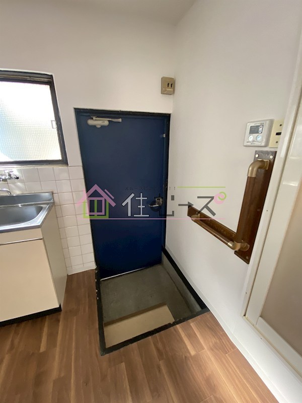 ロイヤルハイツ 玄関