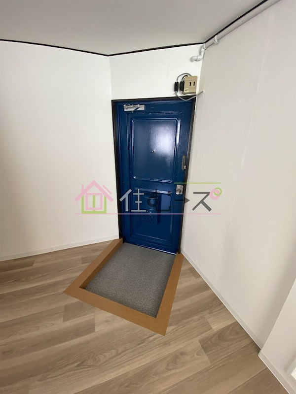 ロイヤルハイツ 玄関