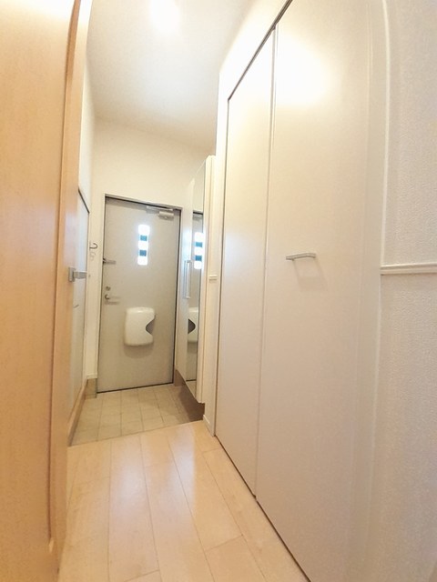 メゾンソレイユ 玄関